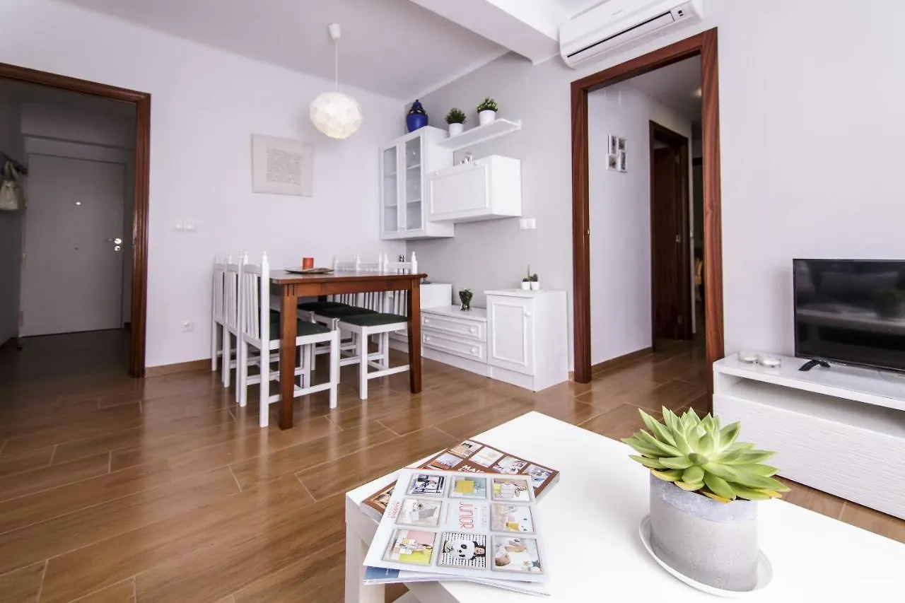 Sea & Wave Don Cristian Apartment マラガ 0*,  スペイン